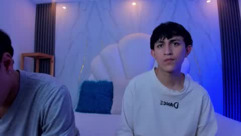 Snapshot of hoot_booys_ chatting on 01.16.26 hoot_booys_ online show from 01.16.26