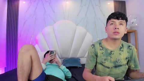 Snapshot of hoot_booys_ chatting on 02.24.26 hoot_booys_ online show from 02.24.26