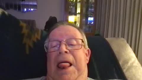 Snapshot of horndog69b chatting on 12.19.25 horndog online show from 12.19.25