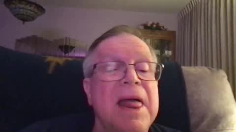 Snapshot of horndog69b chatting on 01.12.26 horndog online show from 01.12.26