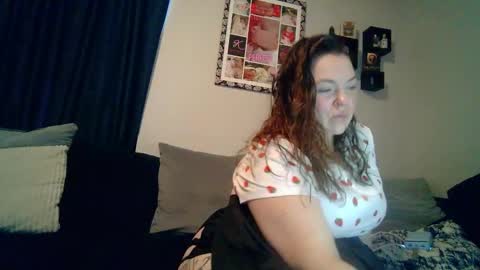 Snapshot of horneygirl88ddd chatting on 02.02.26 horneygirl88ddd online show from 02.02.26