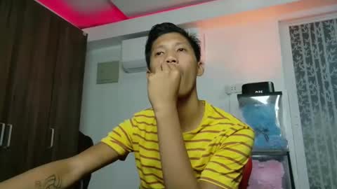Snapshot of horny_asianmoreno chatting on 10.30.25 ROGER online show from 10.30.25