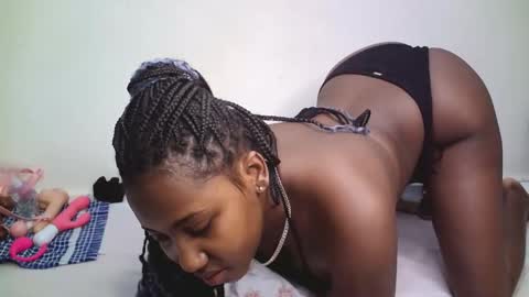 Snapshot of horny_cutiey chatting on 04.21.26 cutiey online show from 04.21.26
