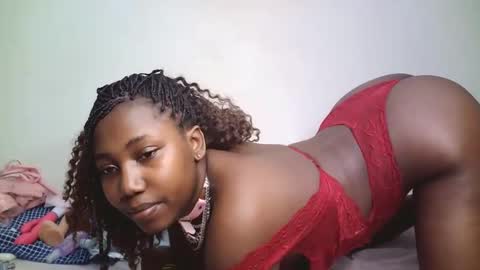 Snapshot of horny_cutiey chatting on 04.28.26 cutiey online show from 04.28.26