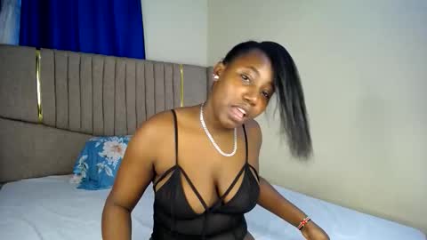 Snapshot of horny_cutiey chatting on 06.11.26 cutiey online show from 06.11.26