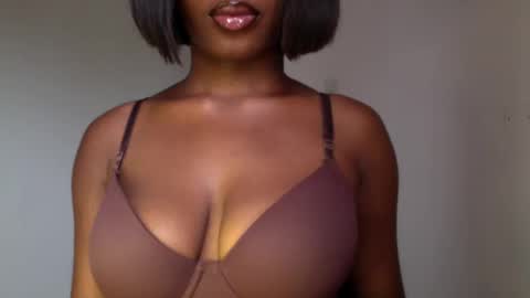 Snapshot of horny_goddess_delilah chatting on 05.19.26 delilah online show from 05.19.26