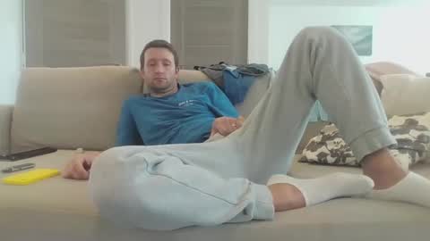 Snapshot of horny_jay86 chatting on 09.18.25 horny_jay86 online show from 09.18.25