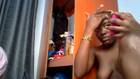 horny_lunah online show from 04.20.26