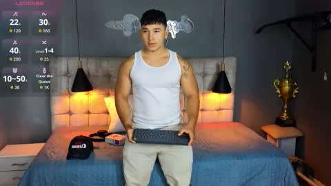 Snapshot of horny_nick18 chatting on 10.18.25 horny_nick18 online show from 10.18.25
