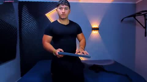 horny_nick18 online show from 03.11.26