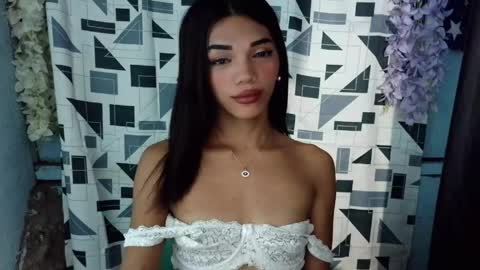 Snapshot of horny_rhiana chatting on 04.13.26 Rhiana online show from 04.13.26