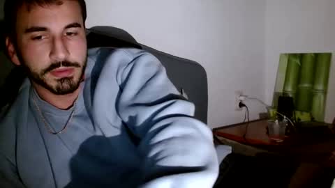 Snapshot of hornyasfuckk33 chatting on 12.14.25 hornyasfuckk33 online show from 12.14.25