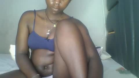 Snapshot of hornybella84 chatting on 05.24.26 Bella online show from 05.24.26