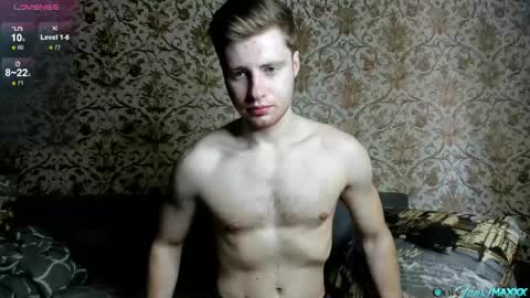 Snapshot of hornyblondieboyy chatting on 04.17.26 Max online show from 04.17.26