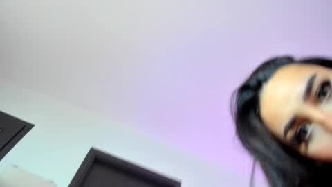 Snapshot of hornyemma_ chatting on 12.11.24 Emma online show from 12.11.24