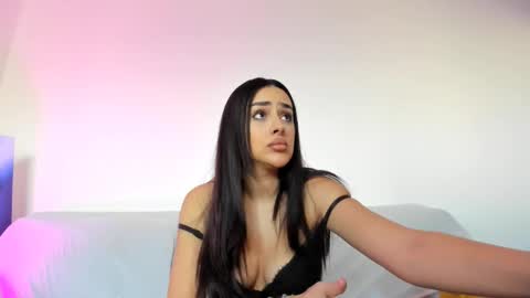 Snapshot of hornyemma_ chatting on 12.20.24 Emma online show from 12.20.24
