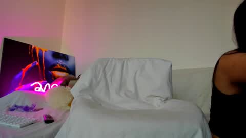 Snapshot of hornyemma_ chatting on 01.15.25 Emma online show from 01.15.25