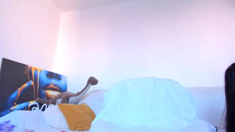 Snapshot of hornyemma_ chatting on 01.20.25 Emma online show from 01.20.25