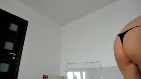 Snapshot of hornyemma_ chatting on 02.18.25 Emma online show from 02.18.25