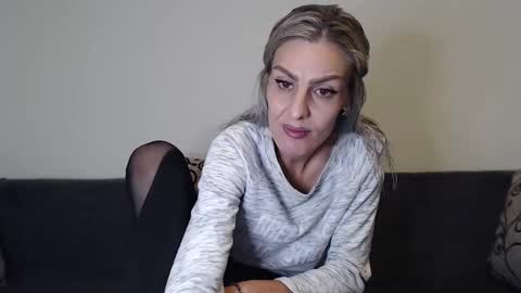 AshlineKatte online show from 10.16.25