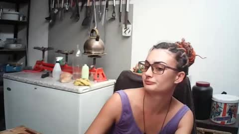 Snapshot of hornyhippies0080 chatting on 04.28.26 Nix D online show from 04.28.26