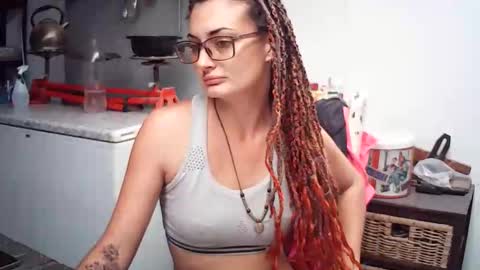 Snapshot of hornyhippies0080 chatting on 05.03.26 Nix D online show from 05.03.26