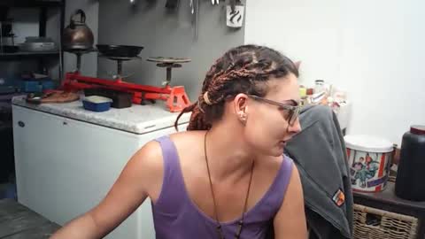 Snapshot of hornyhippies0080 chatting on 05.14.26 Nix D online show from 05.14.26