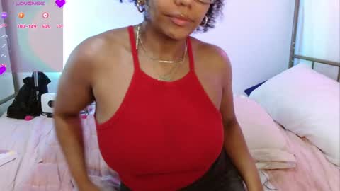 Snapshot of hornylittlehoney chatting on 12.14.24 Horny Little Honey online show from 12.14.24