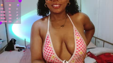 Snapshot of hornylittlehoney chatting on 12.15.24 Horny Little Honey online show from 12.15.24