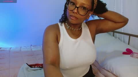 Snapshot of hornylittlehoney chatting on 12.27.24 Horny Little Honey online show from 12.27.24