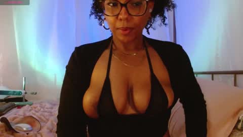Snapshot of hornylittlehoney chatting on 02.04.25 Horny Little Honey online show from 02.04.25