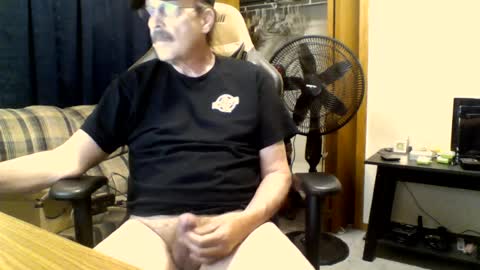 Snapshot of hornymanwi chatting on 07.22.26 hornymanwi online show from 07.22.26