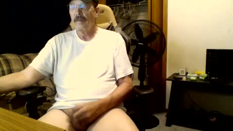 Snapshot of hornymanwi chatting on 07.28.26 hornymanwi online show from 07.28.26
