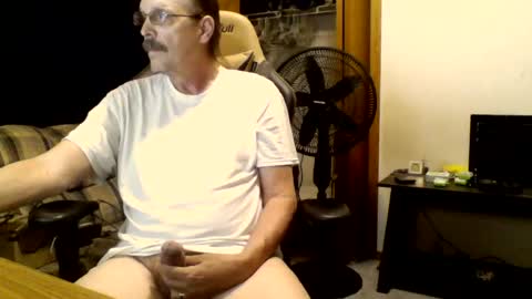 Snapshot of hornymanwi chatting on 07.29.26 hornymanwi online show from 07.29.26