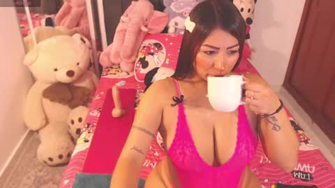 Snapshot of hornymillf_ chatting on 05.21.26 C I A R A online show from 05.21.26