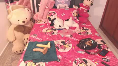 Snapshot of hornymillf_ chatting on 05.22.26 C I A R A online show from 05.22.26