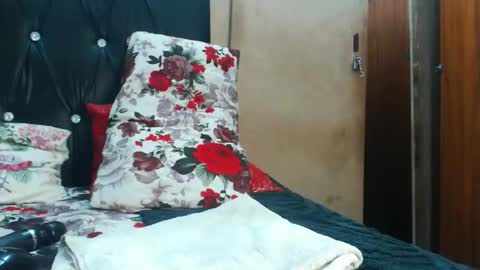 hornysnowie23x online show from 09.20.25