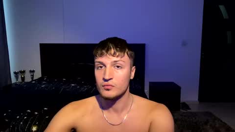 Snapshot of hornystar77 chatting on 01.10.25 Ayan online show from 01.10.25