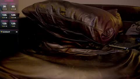 Snapshot of hornyupstate chatting on 12.15.24 hornyupstate online show from 12.15.24