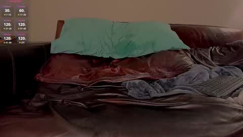 Snapshot of hornyupstate chatting on 01.04.25 hornyupstate online show from 01.04.25