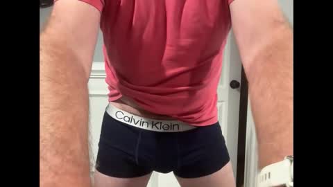 Snapshot of hornyusa13 chatting on 09.15.25 hornyusa13 online show from 09.15.25