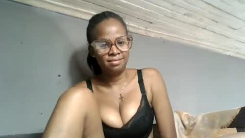 Snapshot of hortansiaa chatting on 06.17.26 Hortansiaa online show from 06.17.26