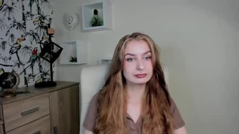 Snapshot of hot_1nina chatting on 09.25.25 NINA online show from 09.25.25