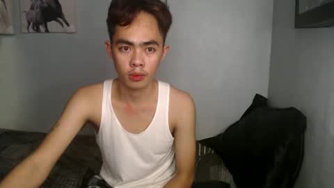 Snapshot of hot_8inchtwink chatting on 12.28.24 Rylle online show from 12.28.24