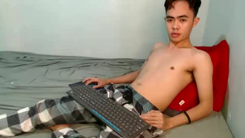 Snapshot of hot_8inchtwink chatting on 01.13.25 Rylle online show from 01.13.25