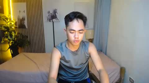 Snapshot of hot_8inchtwink chatting on 09.30.25 Rylle online show from 09.30.25