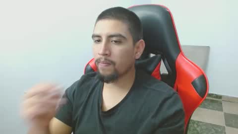 Snapshot of hot__husbands chatting on 11.12.25 hot__husbands online show from 11.12.25