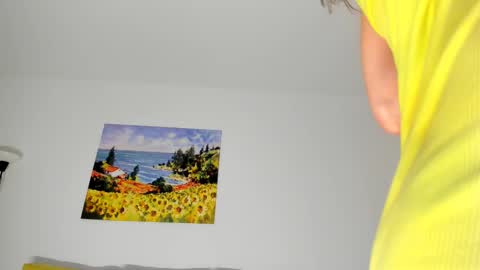 Snapshot of hot_babes_live chatting on 02.20.25 AnaVicky online show from 02.20.25