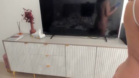 Snapshot of hot_babes_live chatting on 03.05.25 AnaVicky online show from 03.05.25