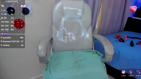 Snapshot of hot_beauty__ chatting on 01.09.25 VALENTINA online show from 01.09.25